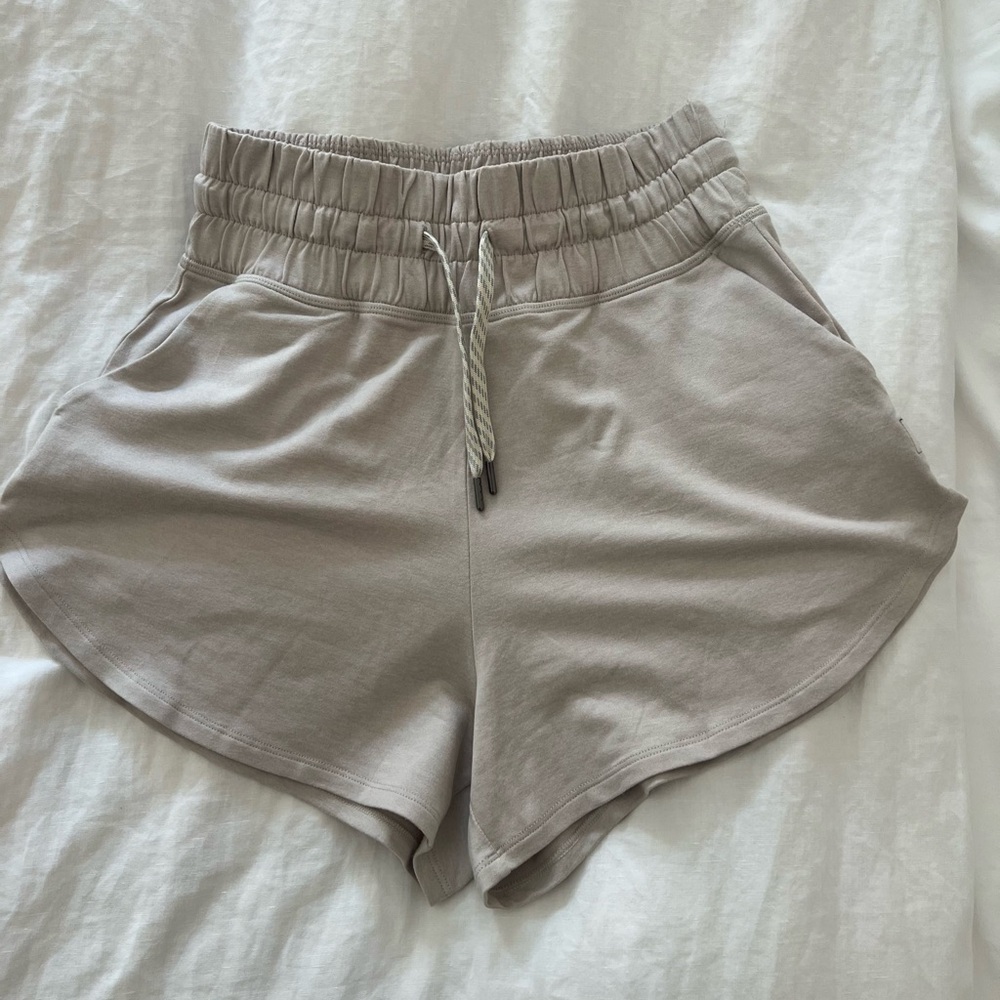 Women's Vuori Casual Shorts, pockets drawstrings